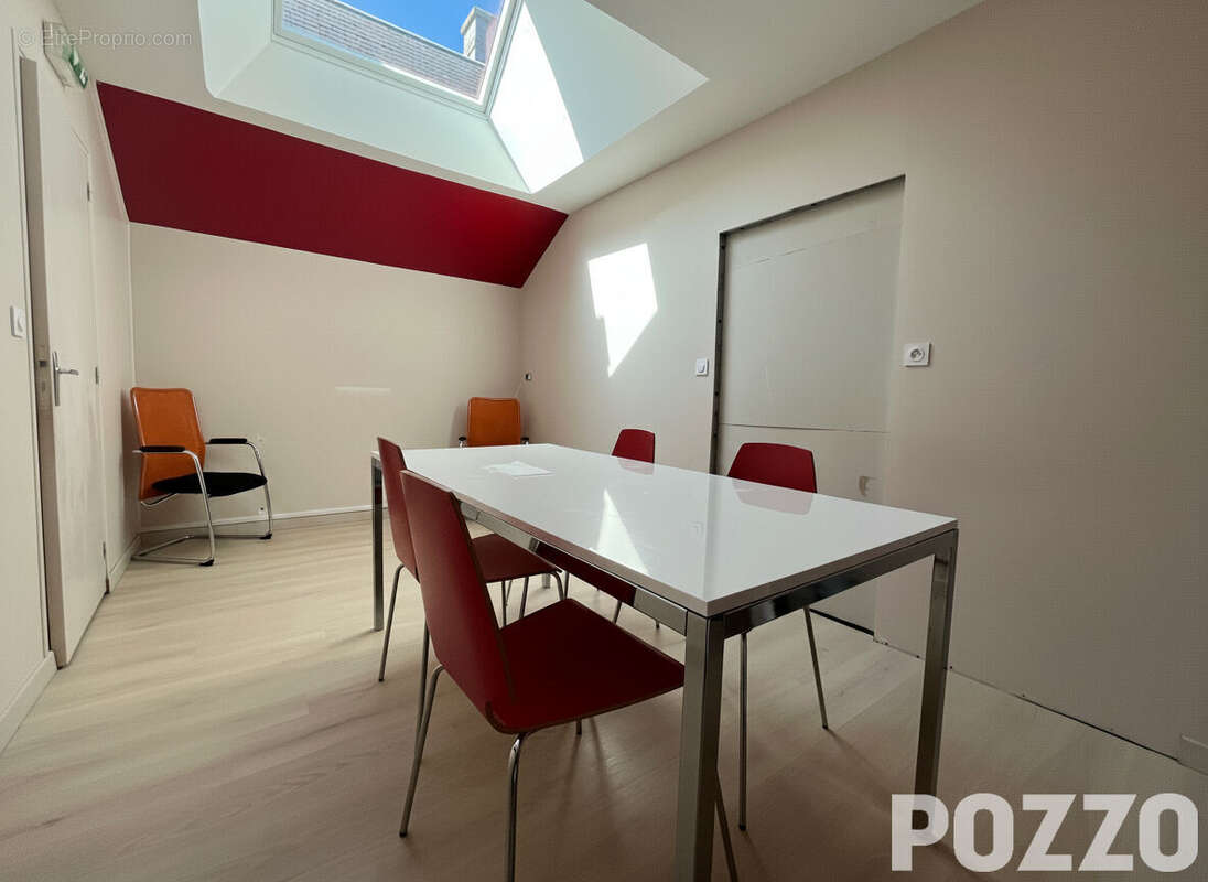A Vendre - Fougerolles Du Plessis - Local d'activité 450 m² - ATELIERS ET BUREAUX - photo 12