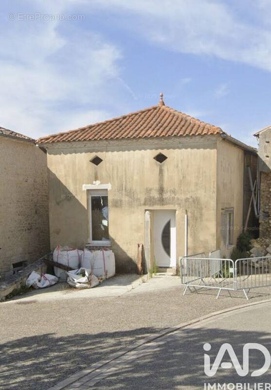 Photo 1 - Maison à SAINT-BONNET-SUR-GIRONDE