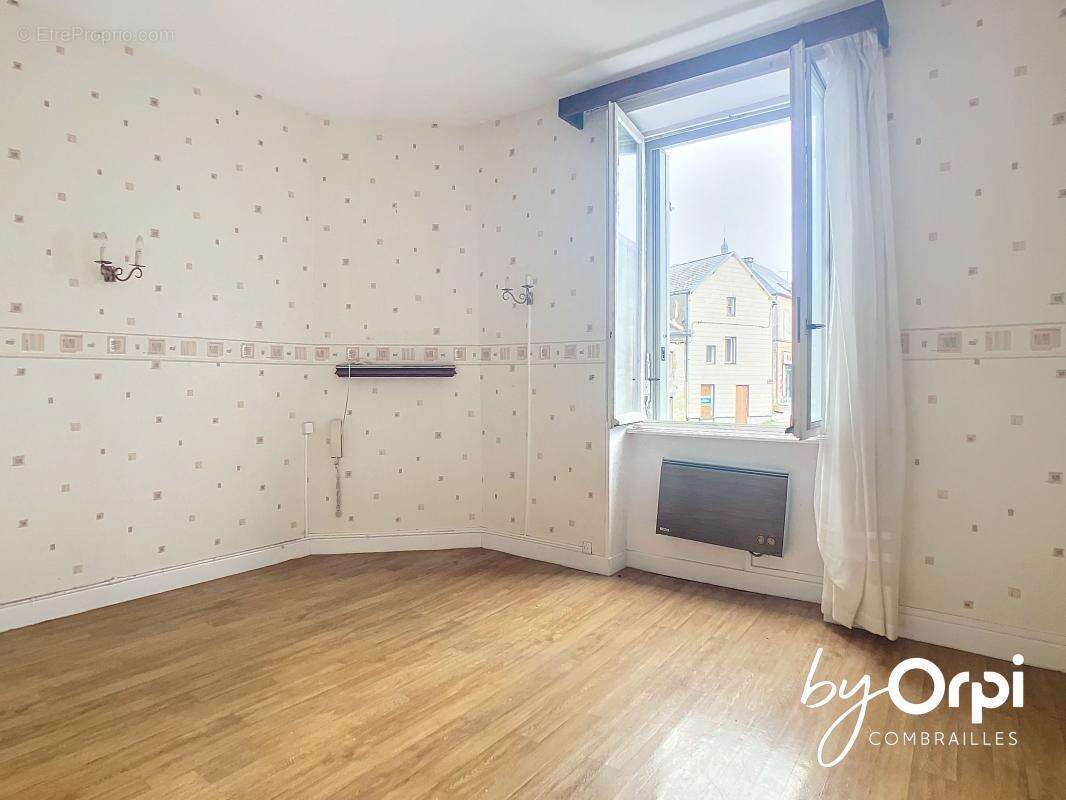 Maison à SAINT-GERVAIS-D&#039;AUVERGNE