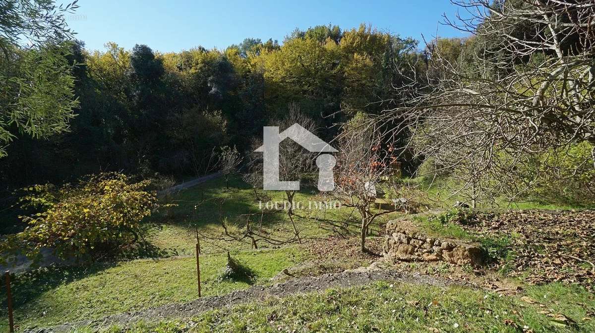 Maison à TOURRETTES-SUR-LOUP