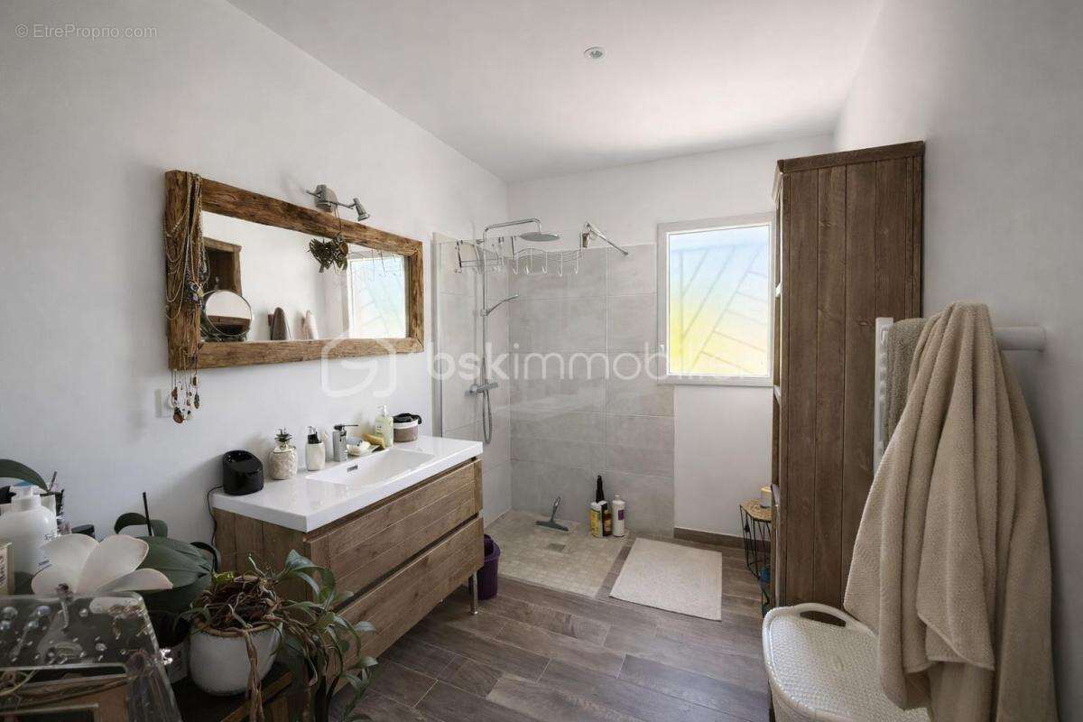 VISAN – Maison contemporaine de plain-pied avec piscine, prestations haut de gamme et environnement privilégié - photo 6