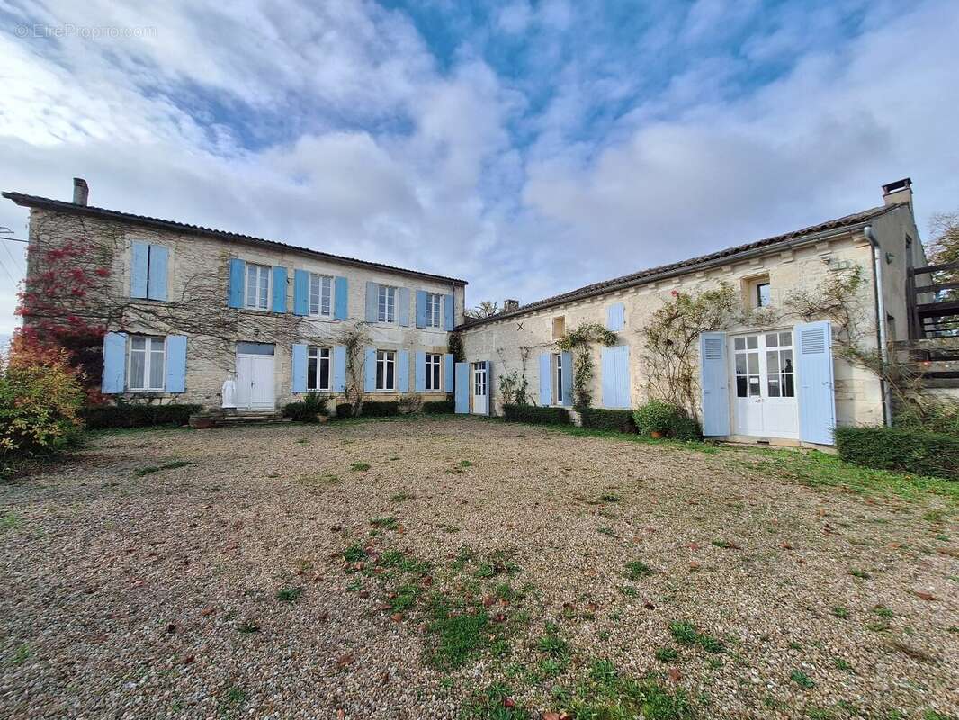 Maison à CHERVES-RICHEMONT