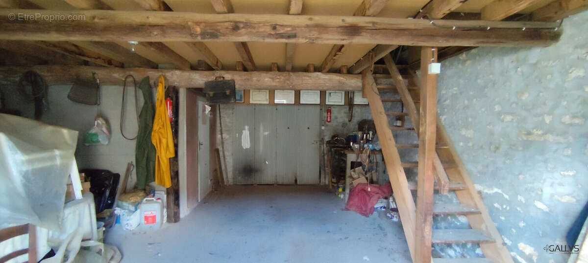 Maison à SAINT-SIMON-DE-PELLOUAILLE