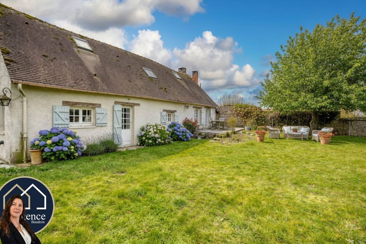 Maison à HOUDAN