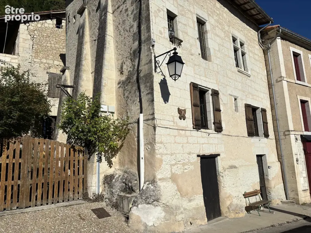 Photo Appartement à Aubeterre-Sur-Dronne au prix de 185 000€