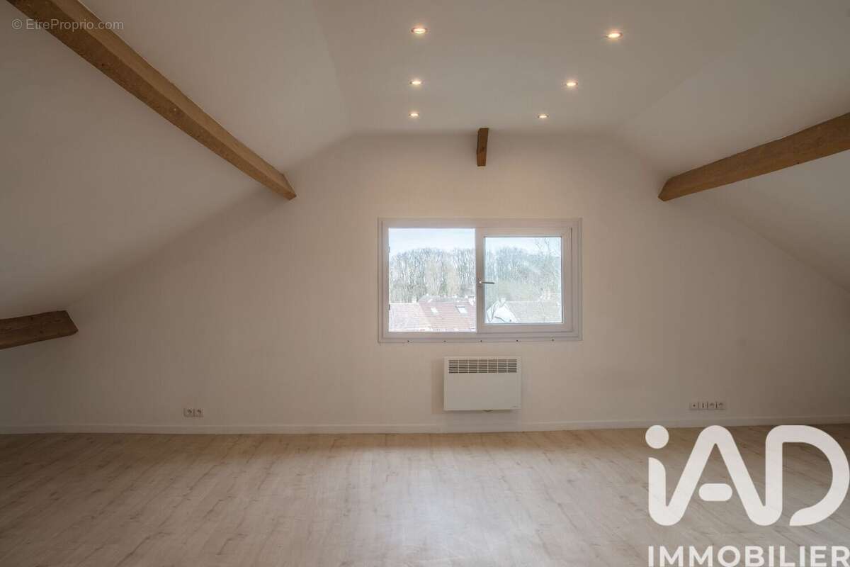 Photo 2 - Appartement à SAINT-GERMAIN-LES-ARPAJON