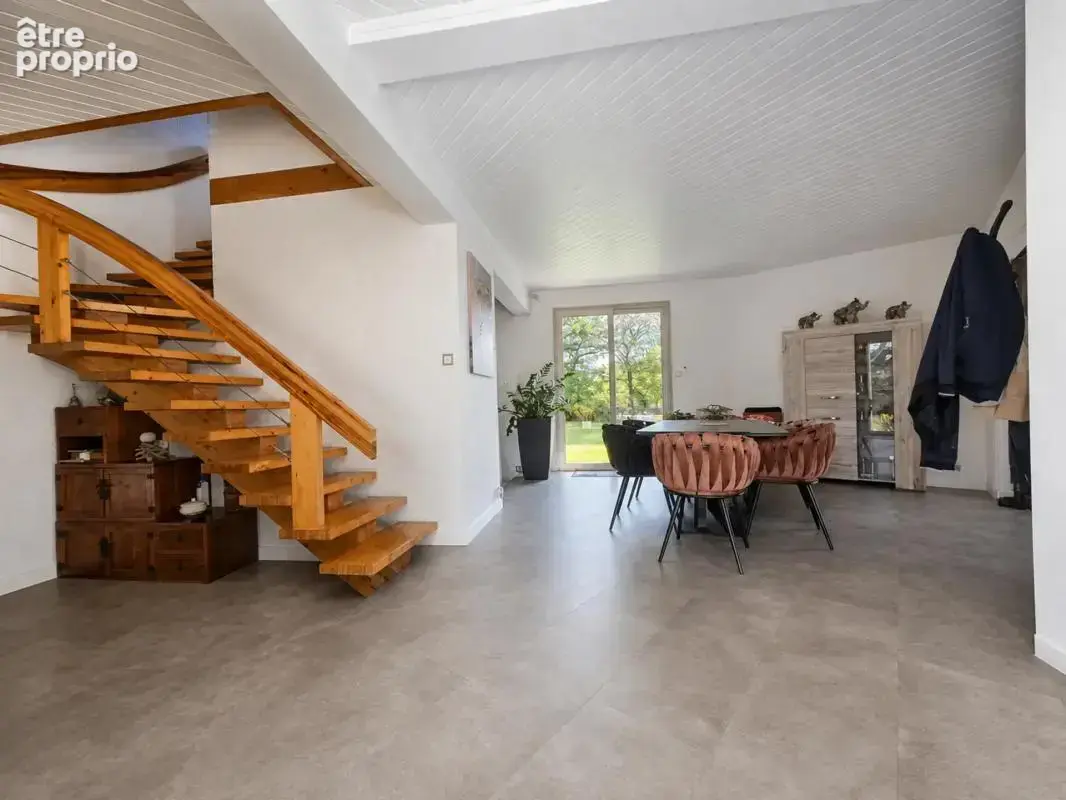 Maison de 7 pièces de 170 m² à Aubigny-Les Clouzeaux - photo 6