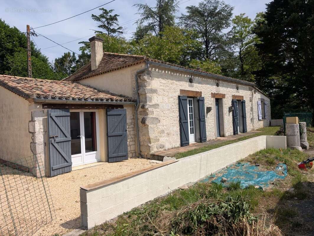 Maison à LOUGRATTE