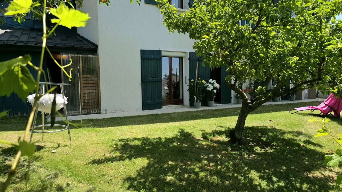 Vovray-en-Bornes : Maison individuelle de type 7 avec jardin - photo 5