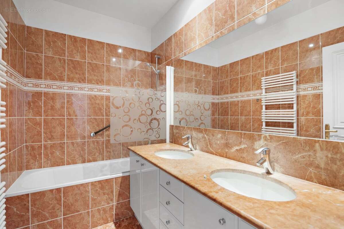 Appartement 190 m² à Paris-16e  - photo 21