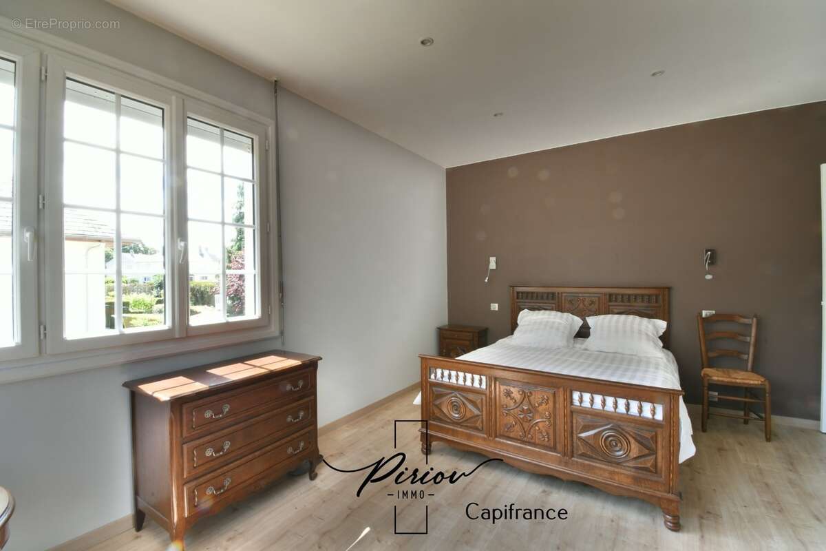 Maison familiale au coeur de Doué la Fontaine - Potentiel de 6 chambres - photo 10
