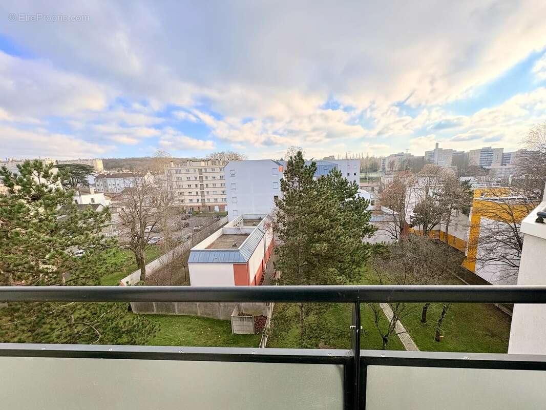 Appartement à LIVRY-GARGAN