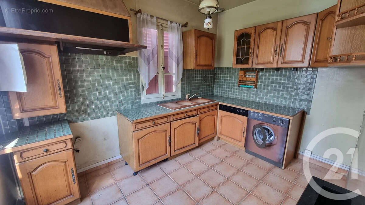 Maison à SAINT-MAUR-DES-FOSSES