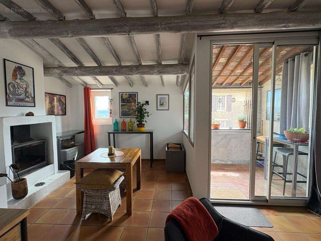 Maison à CUCURON