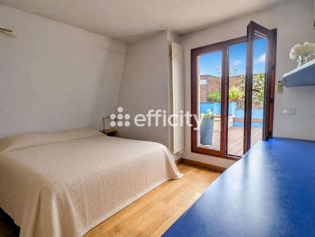 Appartement à CHARENTON-LE-PONT
