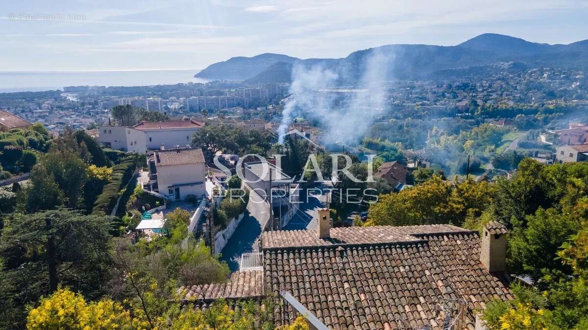 Maison à MANDELIEU-LA-NAPOULE