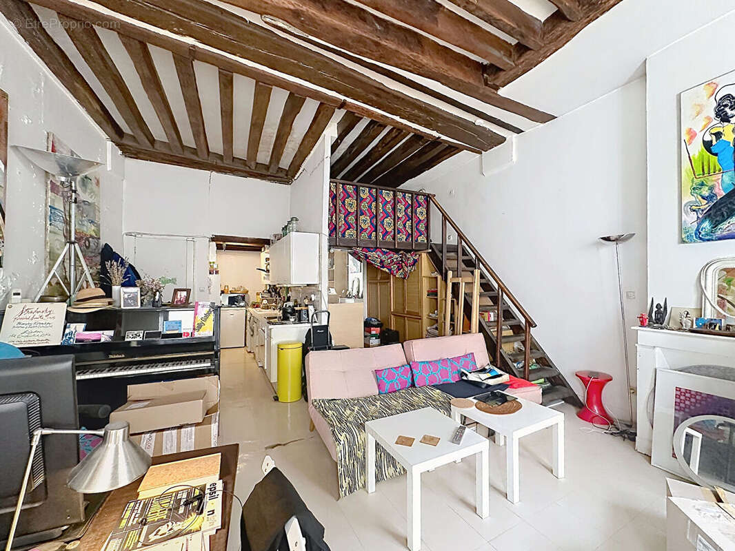 Appartement à PARIS-1E