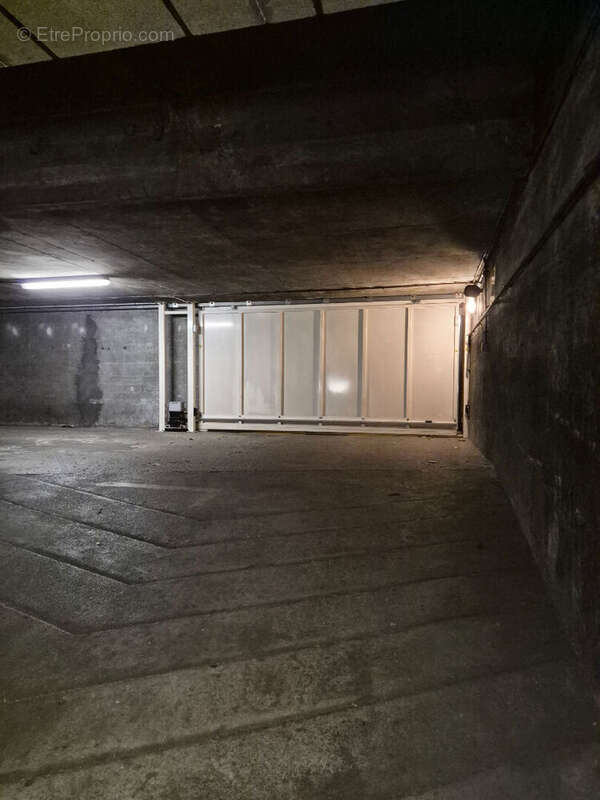 Parking à SAINT-MAURICE