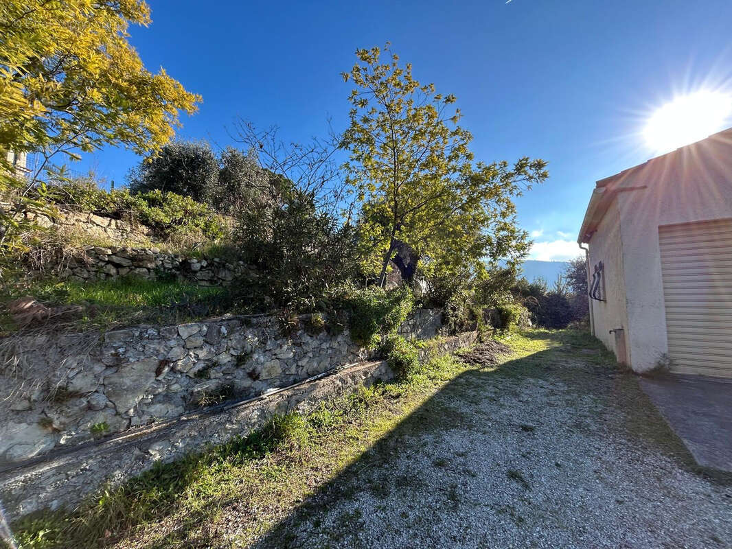 Maison à DRAP