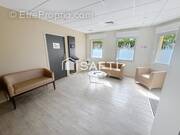 Photo 1 - Commerce à AMIENS