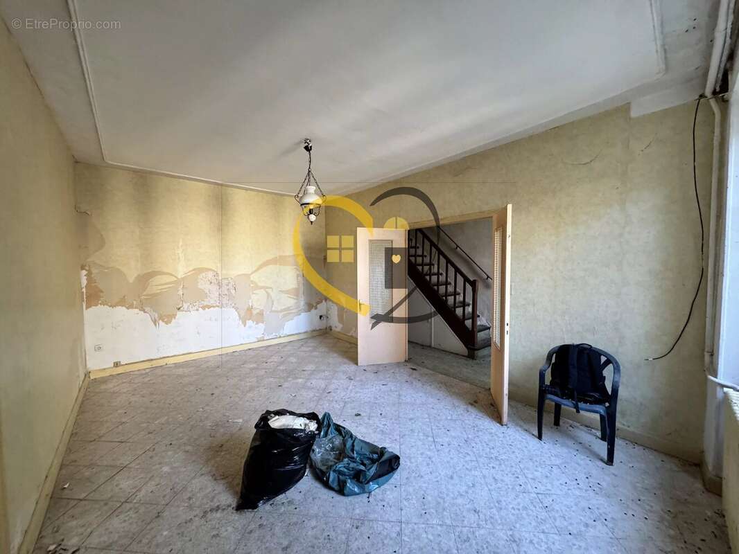 Appartement à DUN-SUR-AURON