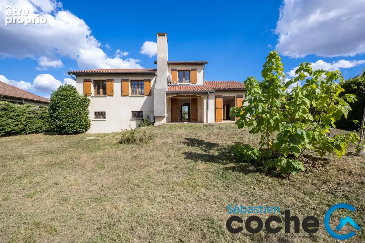 Exclusivité Chassieu - Villa 121m2 avec garage 50m2  sur parcelle 1000m2 - photo 2