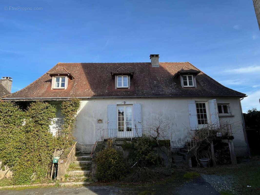 Maison à SARRAZAC