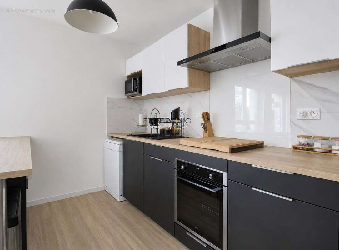 Appartement à SAINT-THIBAULT-DES-VIGNES