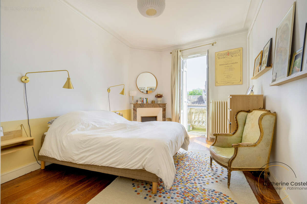 À 5 min à pied du CHU Saint-André   Appartement T3 de caractère, 94 m2   Bordeaux centre - photo 3