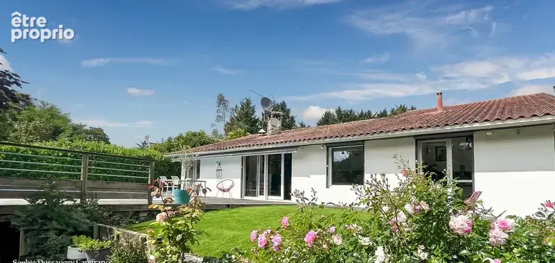 Yvrac, Maison d'architecte, 5 pièces, piscine, au calme, vue sur le parc (33) - photo 3