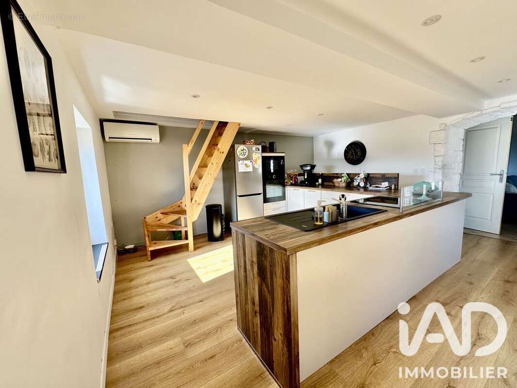 Maison 110 m² à Saint-Heand  - photo 5