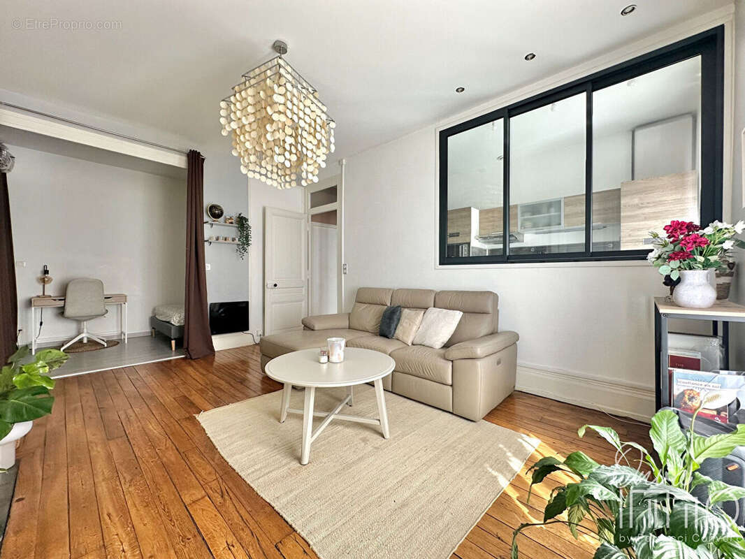 Gratte-Ciel/Tolstoï - T2 de 47m² avec charme de l'ancien - photo 2