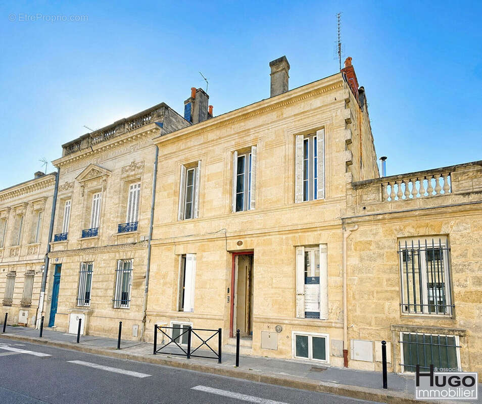 Bordeaux saint-seurin - appartement 2 pieces a renover- au calme cöté jardin ! - photo 2