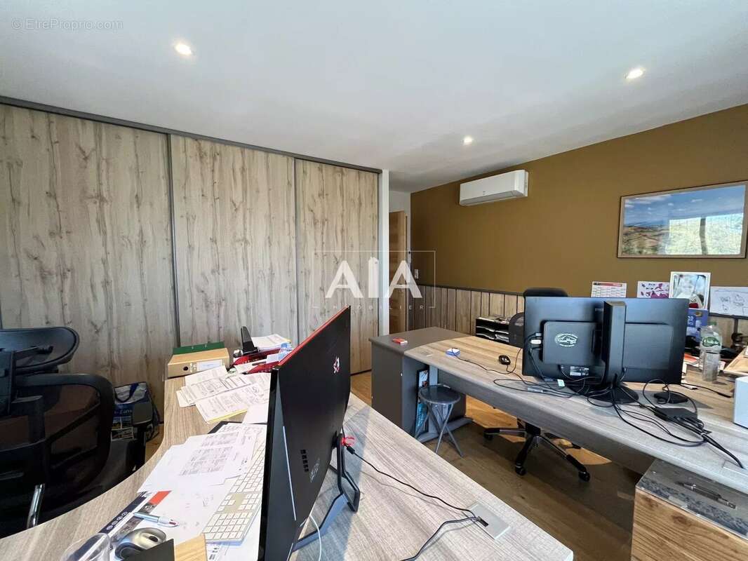 Maison à NANTEUIL-EN-VALLEE