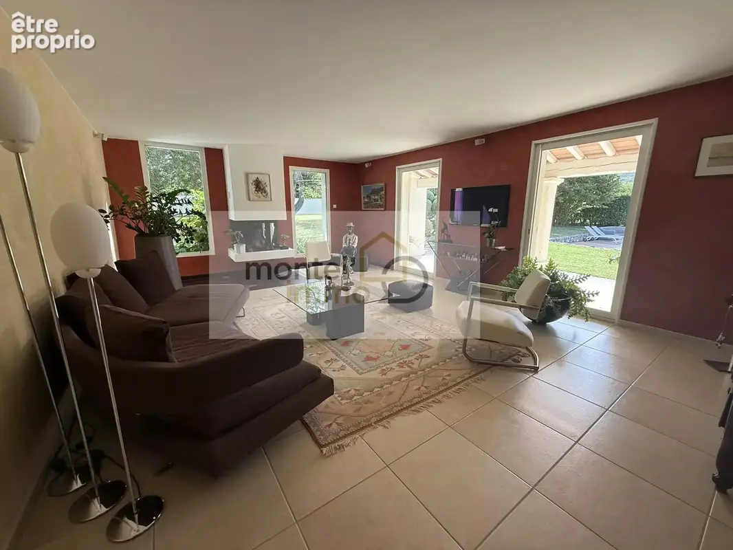 Maison familiale rénovée 200 mètres carrés, 5 chambres dont 2 suites, piscine et grand terrain de 3500 mètres carrés à 10 minute - photo 15