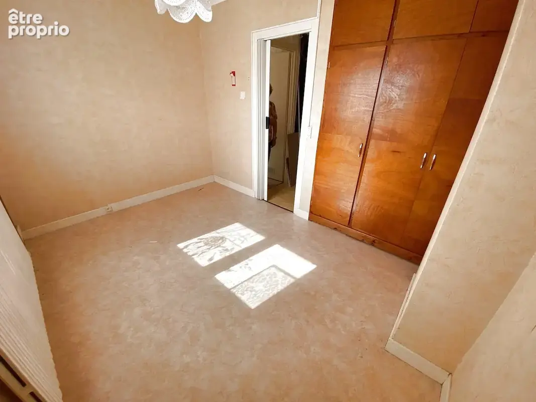 RECQUIGNIES - Maison Brique Semi-individuelle avec Garage et Jardin - photo 5