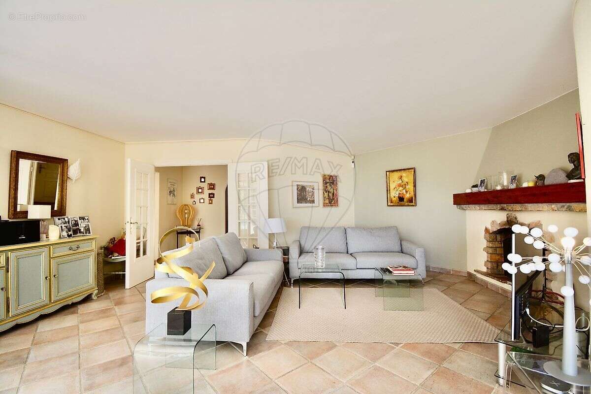 Maison à THEOULE-SUR-MER