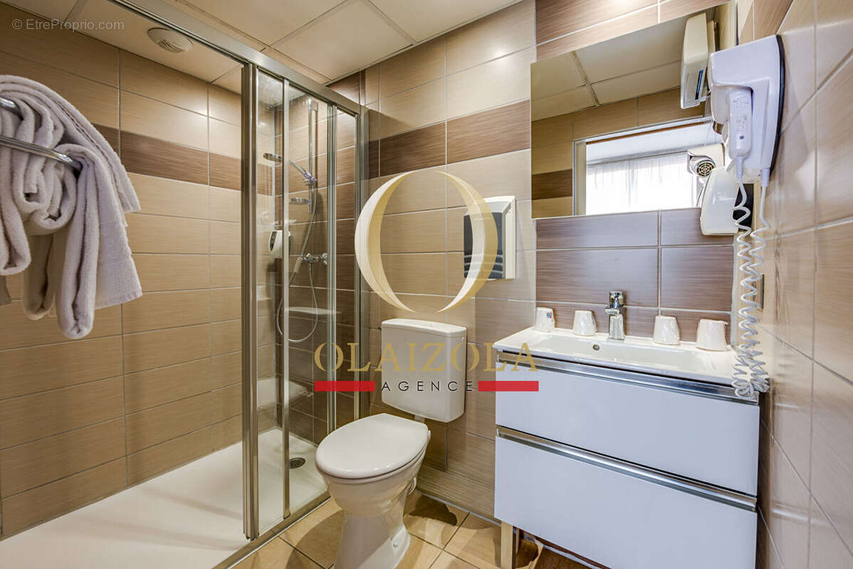 Lourdes - immeuble d'hotel : 2760m2 - 96 chambres - photo 15