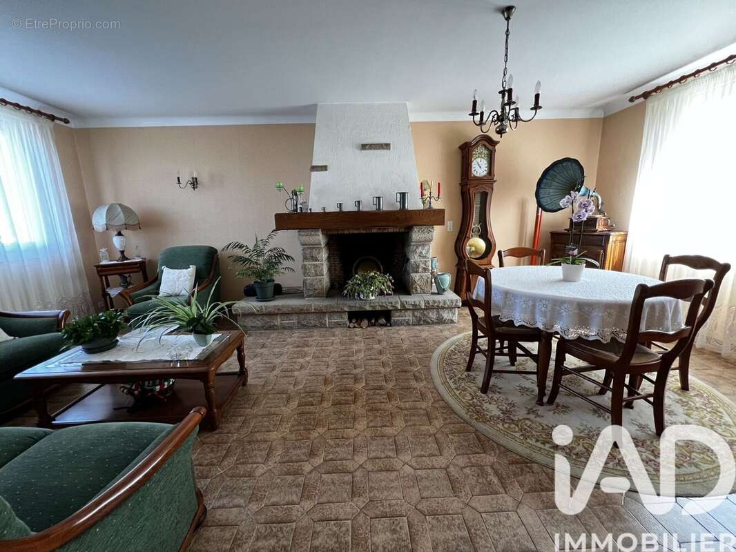 Photo 2 - Maison à BOUGUENAIS