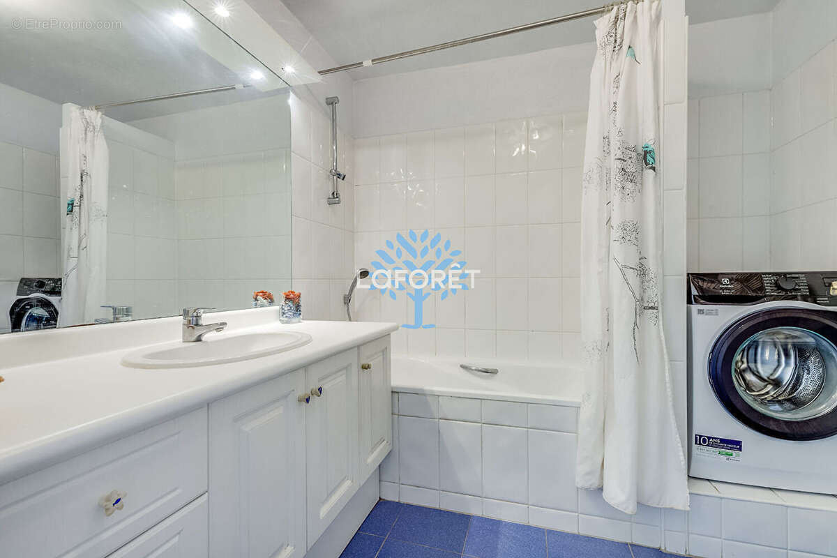 Appartement à PARIS-20E