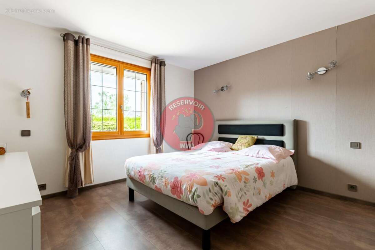 Maison à FLEUREY-SUR-OUCHE