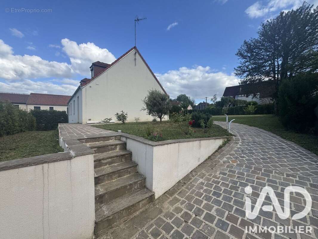 Maison 265 m² à Voulangis  - photo 3