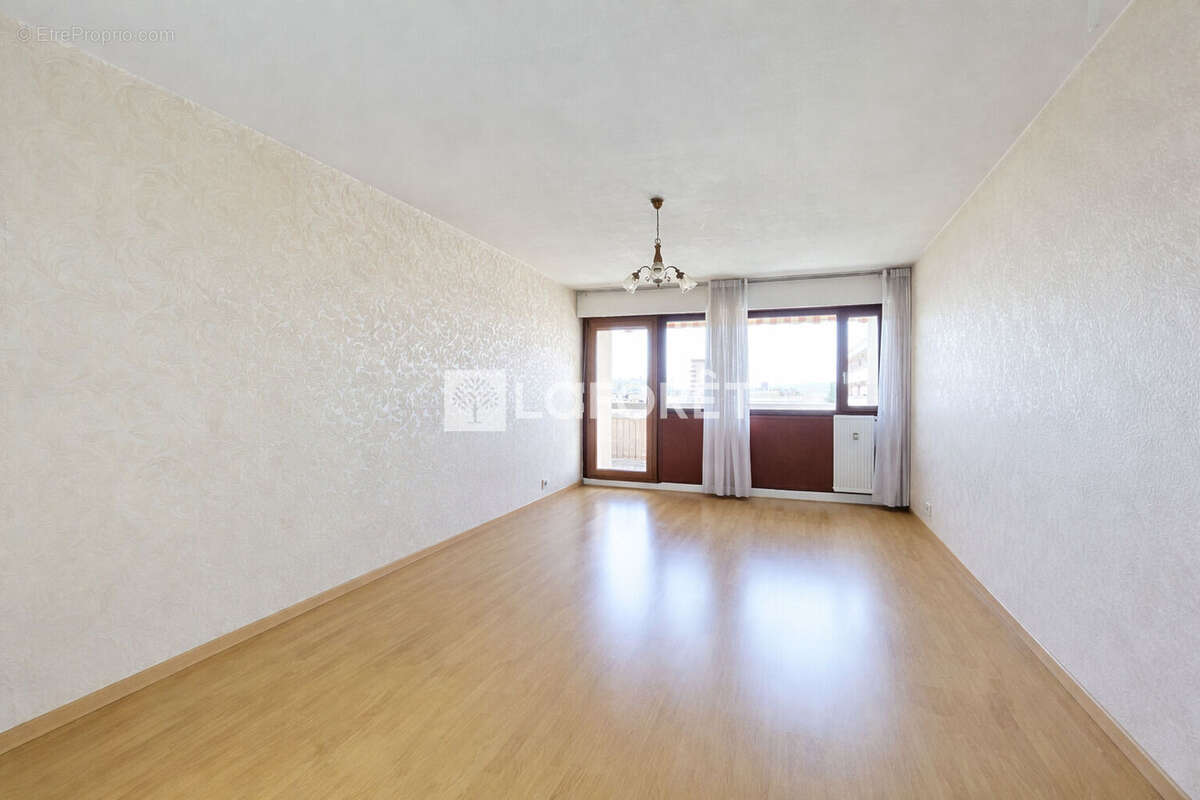 Appartement à RILLIEUX-LA-PAPE