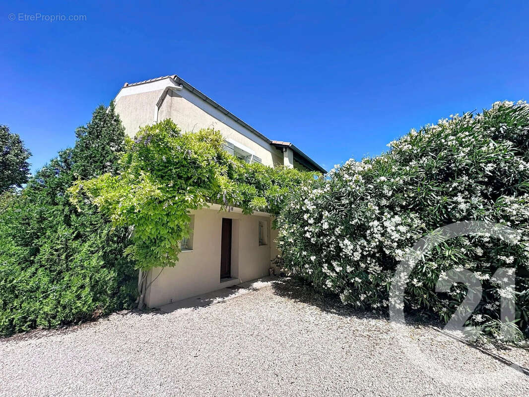 Maison 112 m² à Chateaurenard  - photo 2