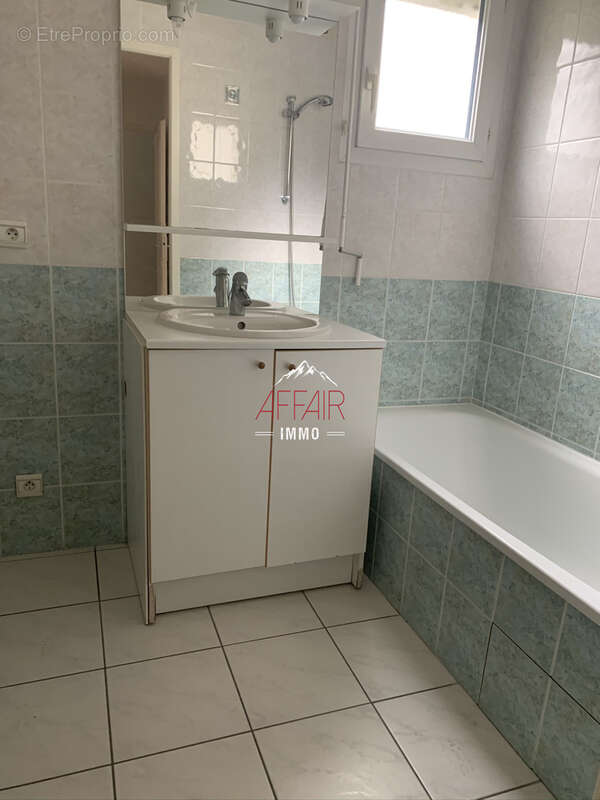 Appartement à COLLONGES-SOUS-SALEVE