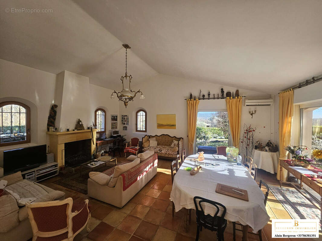 Maison 157 m² à Saint-Cezaire-Sur-Siagne  - photo 9