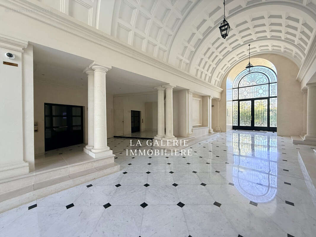 Appartement à SURESNES