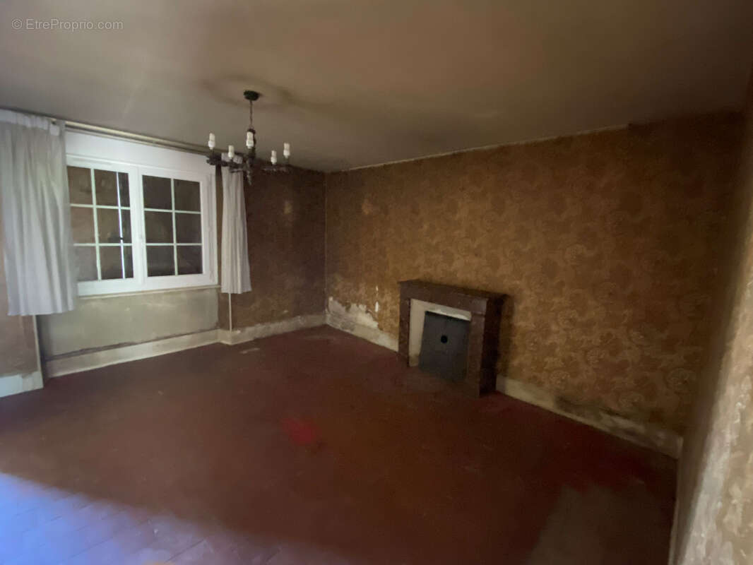 Maison à BILLY-CHEVANNES