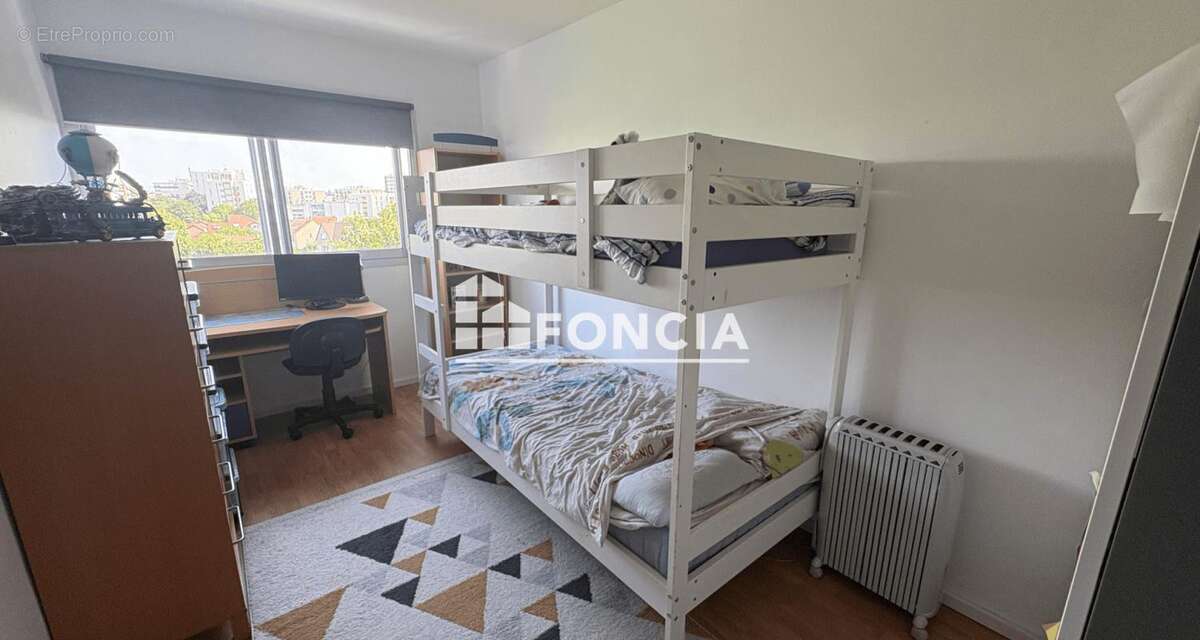 Appartement à FRESNES