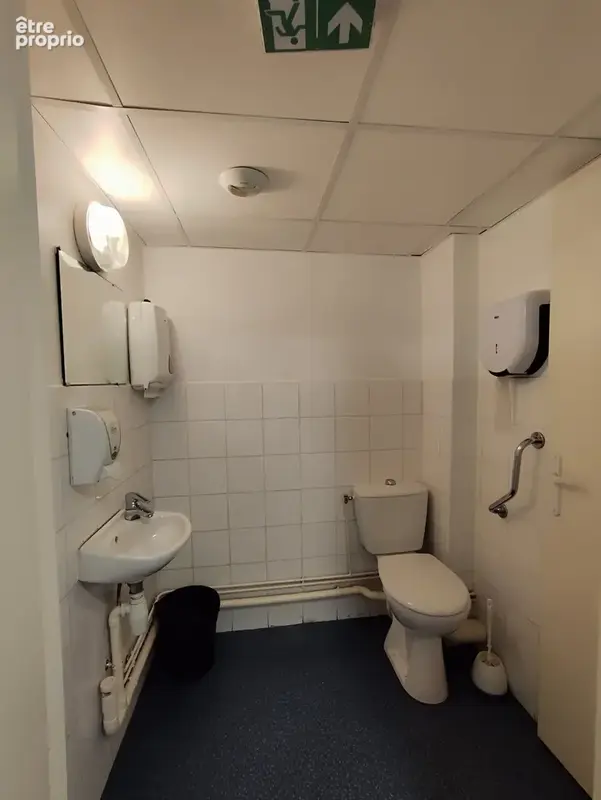 Local commercial 62 m2 Saint Etienne centre - photo 5
